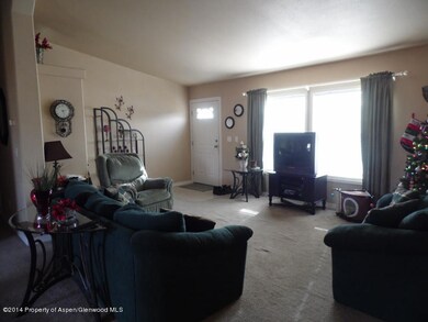2051 living room (800x600)