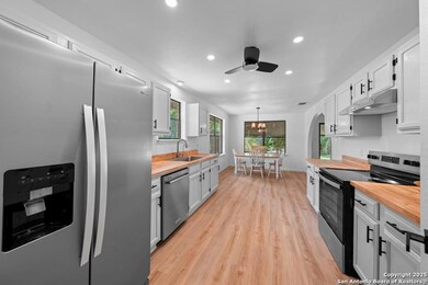 111 Homestead, Kerrville, TX 78028 - photo 6