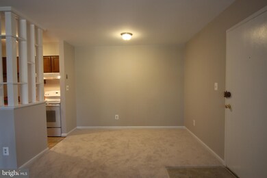 5913H Prince James Dr unit H, West Springfield, VA 22152 - photo 7