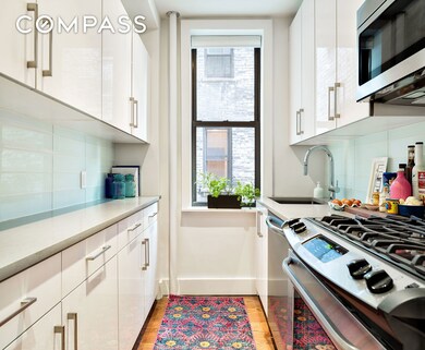 245 W 25th St, New York, NY 10001 - photo 4