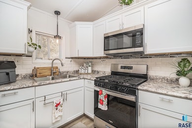 1020 N Bunker Place, Sioux Falls, SD 57103 - photo 3