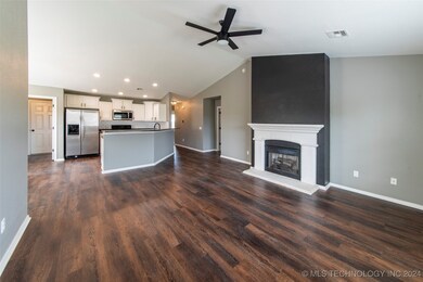 26036 E 89th St S, Broken Arrow, OK 74014 - photo 6