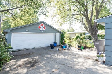 3822 Bel Aire Rd, Des Moines, IA 50310 - photo 6