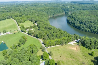 689 Pates Ford Rd, Walling, TN 38587 - photo 7