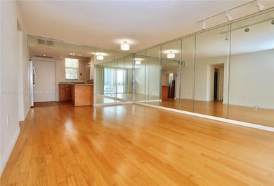 2920 NE Point Dr E unit N208, Aventura, FL 33160 - photo 5