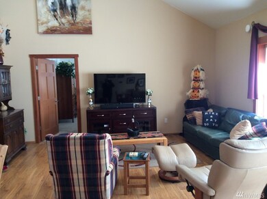 207 Burnett Rd, Winlock, WA 98596 - photo 4