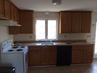 90 Depot St unit 90, Milford, MA 01757 - photo 6