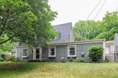 2705 University Ave-102