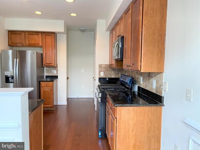 2468 Curie Ct unit 15, Herndon, VA 20171 - photo 2