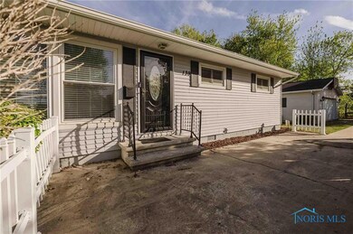 139 S Lind St, Deshler, OH 43516 - photo 4