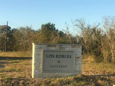 8702 Los Robles Ave, Alvin, TX 77511 - photo 6