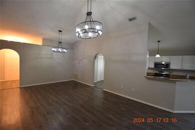 12923 Parkington Dr, Gibsonton, FL 33534 - photo 6