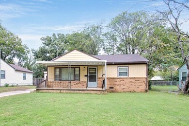 7302 E Castle Dr, Wichita, KS 67207 - photo 2