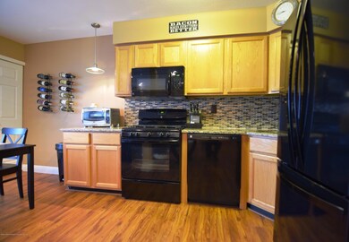 (7) Kitchen