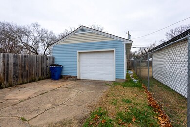 2817 E Conamore St, Wichita, KS 67216 - photo 4