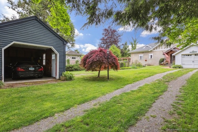 9 Columbus Ave, Niantic, CT 06357 - photo 5