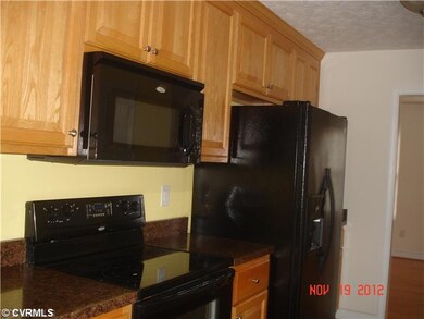 1040 Bagby St, West Point, VA 23181 - photo 4