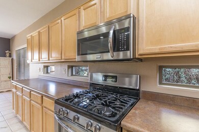 7) KITCHEN