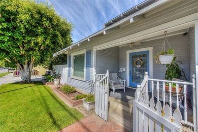 Gorgeous front porch, perfect for meeting your nei