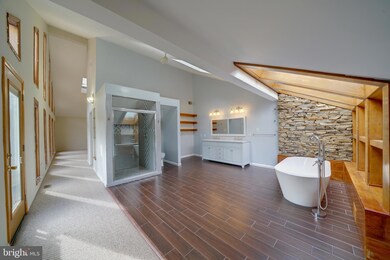 8512 Pineway Dr, Laurel, MD 20723 - photo 4