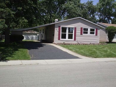 524 Waco Ln, Carpentersville, IL 60110 - photo 2