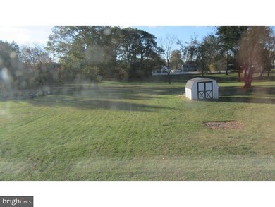 402 Maple Ave, Southampton, PA 18966 - photo 4