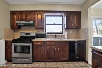 20 Pinckney Rd B6 Red Bank NJ-large-009-