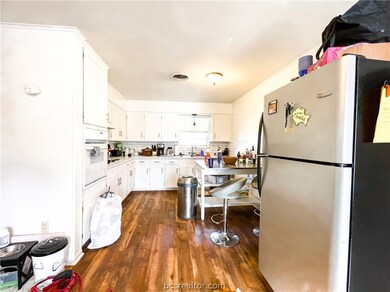 1502 Laura Ln, College Station, TX 77840 - photo 5