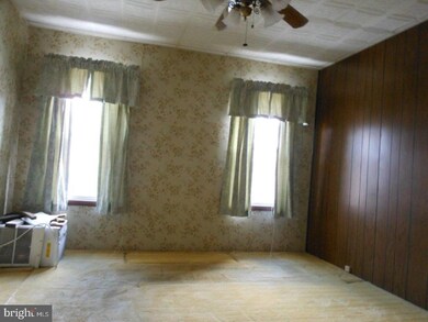 1312 Mulberry St, Reading, PA 19604 - photo 4