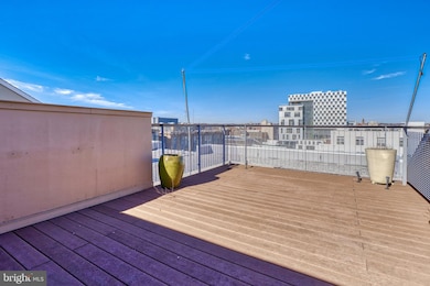 Twelve 09 unit 423, Baltimore, MD 21201 - photo 3