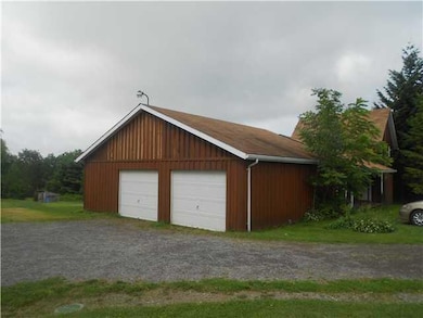 Parking Lot/Garage