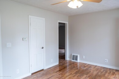 Hecksel_George-Livingroom-18