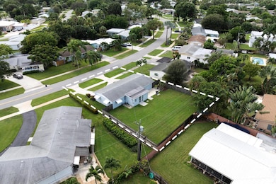 760 Cinnamon Rd, North Palm Beach, FL 33408 - photo 2