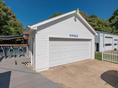 55622 Red Arrow Hwy-152