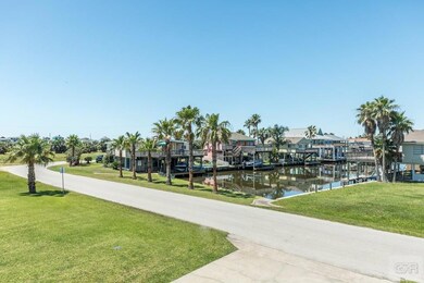 3923 Laguna Dr unit 4, Galveston, TX 77554 - photo 5