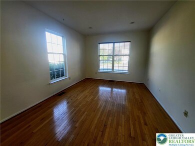 5215 Spring Ridge Dr E, MacUngie, PA 18062 - photo 5