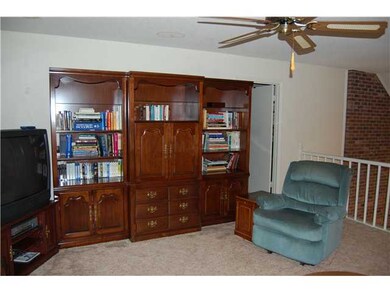 Upstairs loft area overlooking greatroom.