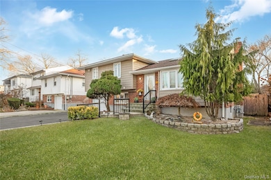 2758 Mayfield Place, North Bellmore, NY 11710 - photo 2