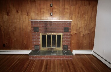 384 Stratton Rd, Rutland, VT 05701 - photo 2