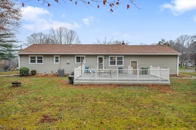 42 Wendy Rd, Trumbull, CT 06611 - photo 2