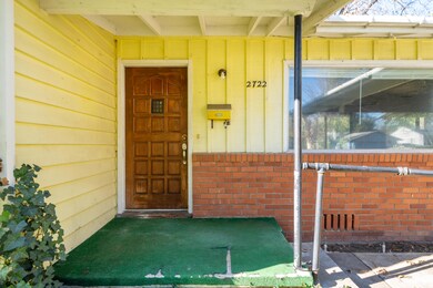 2722 Russell St-7