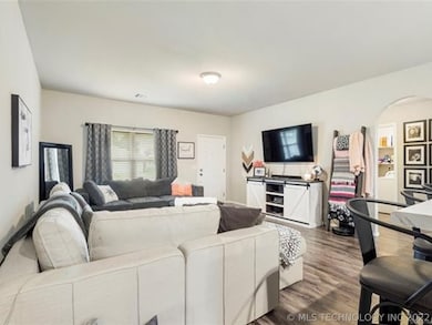 2913 E Pittsburg St, Broken Arrow, OK 74014 - photo 5