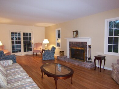 Living room Hardwood