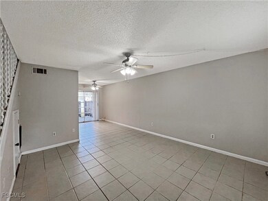 6635 Warwick Cir unit 8, Fort Myers, FL 33919 - photo 4