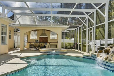 Pool, Spa & Florida Kitchen