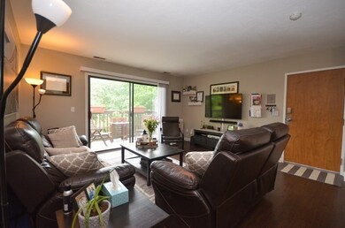 340 Sunderland Rd unit 46, Worcester, MA 01604 - photo 4