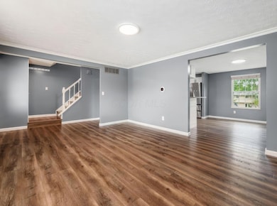 305 Caro Ln, Columbus, OH 43230 - photo 5