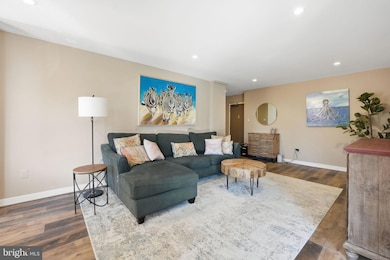 4390 Lorcom Ln unit 402, Arlington, VA 22207 - photo 5