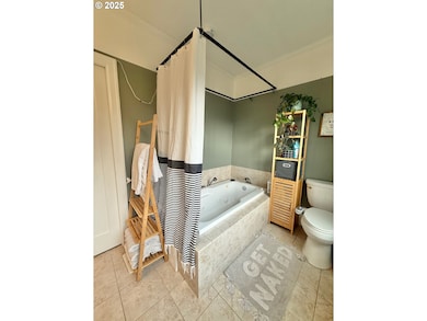 342 W Chapman Ave, Roseburg, OR 97470 - photo 7