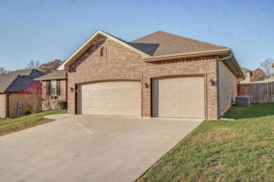 961 E Daisy Falls Dr, Nixa, MO 65714 - photo 3